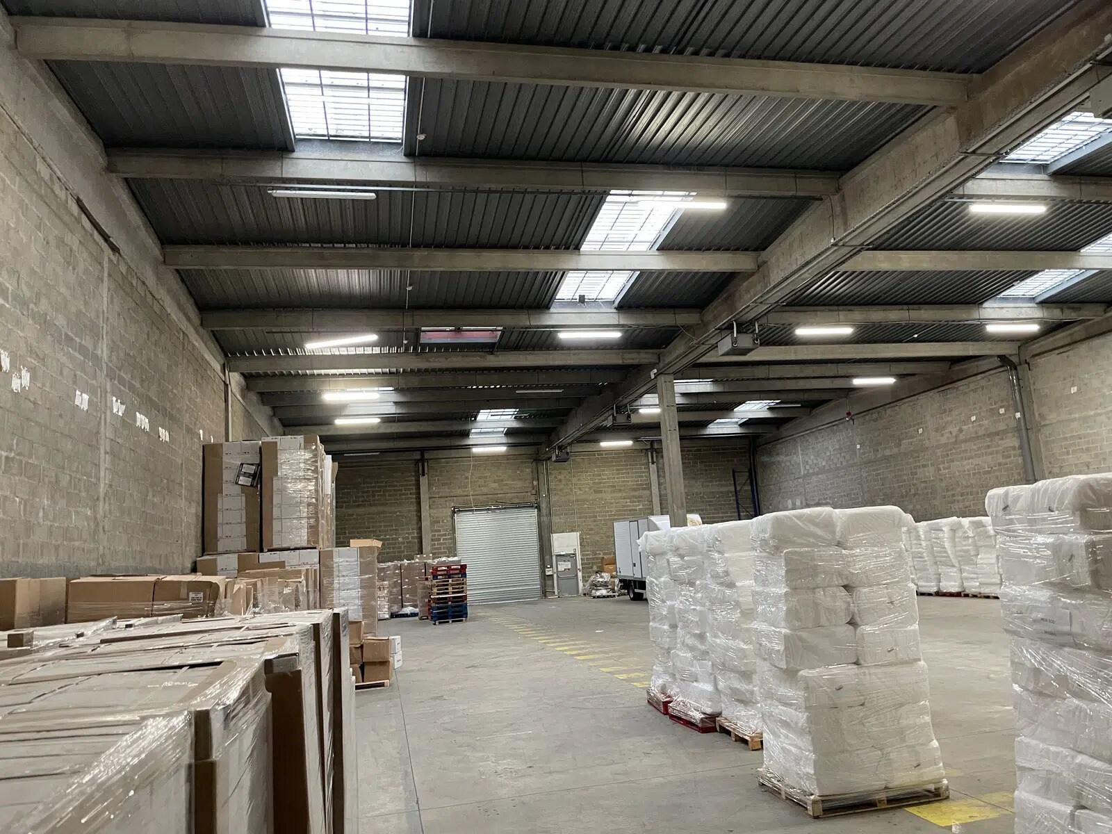 Light Industrial in Goussainville to rent Interior Photo- Image 1 of 2