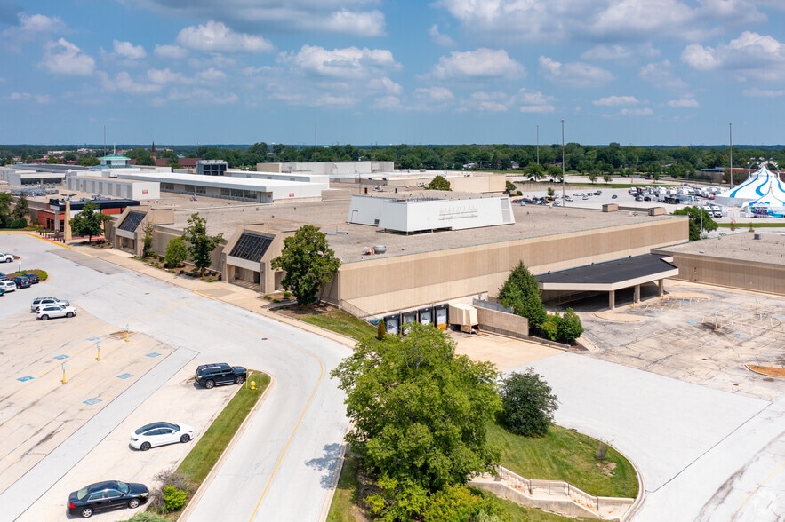 2 Orland Square Dr, Orland Park, IL for rent - Aerial - Image 1 of 9