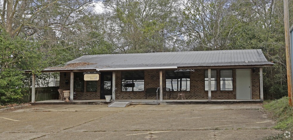 120 Thompson St, Mccomb, MS for sale - Building Photo - Image 1 of 1