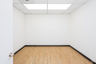 4626 16th St E, Fife, WA to rent Interior Photo- Image 1 of 8