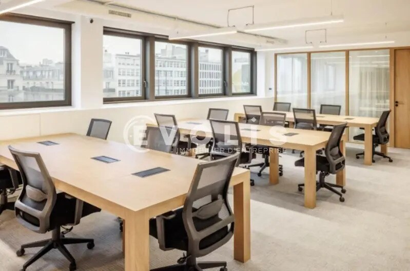 Office in Neuilly-sur-Seine to rent Interior Photo- Image 1 of 13