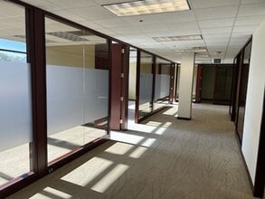 74199 El Paseo Dr, Palm Desert, CA to rent Interior Photo- Image 2 of 7