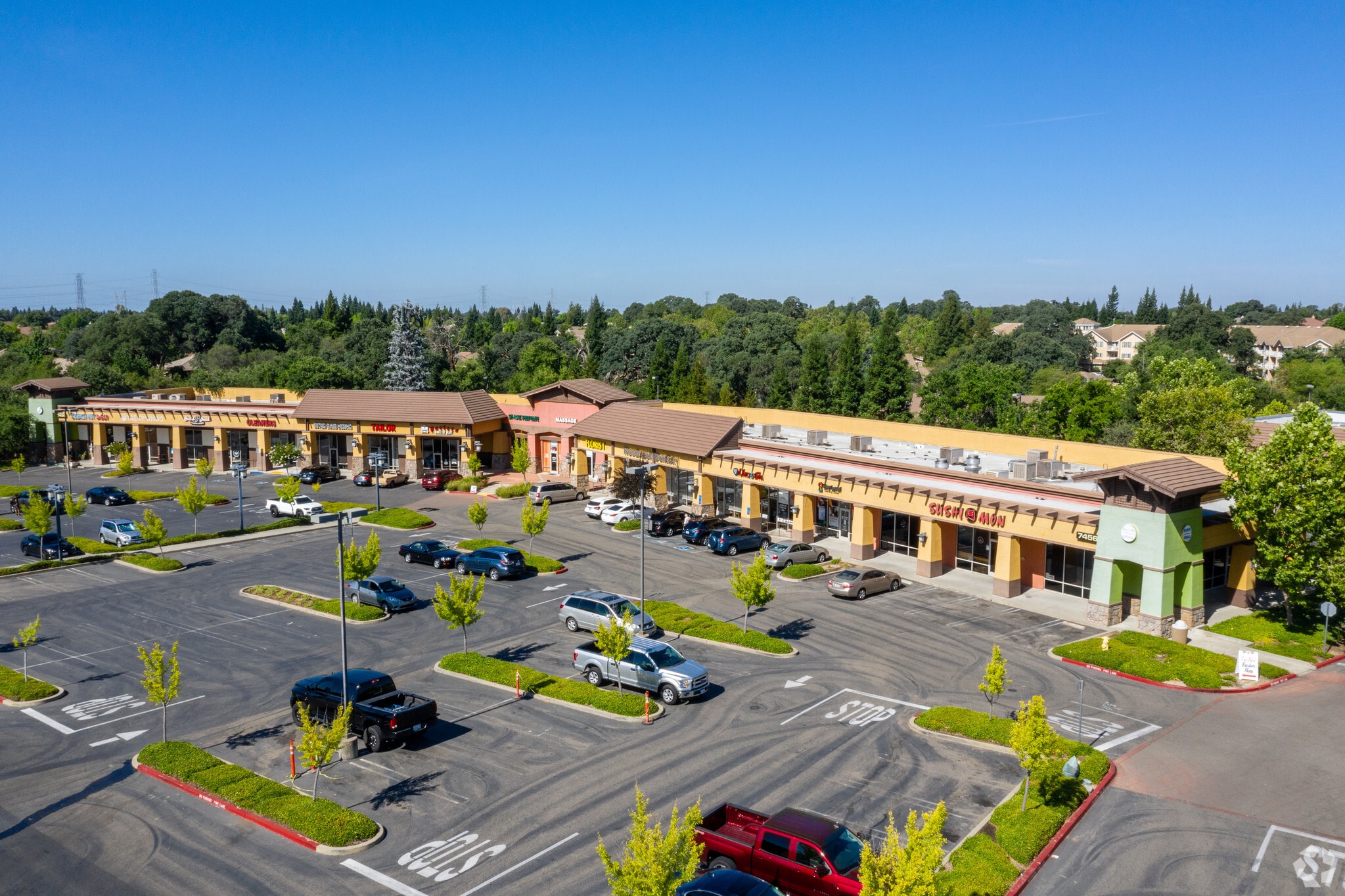 7456 Foothills Blvd, Roseville 95747 Woodcreek Plaza