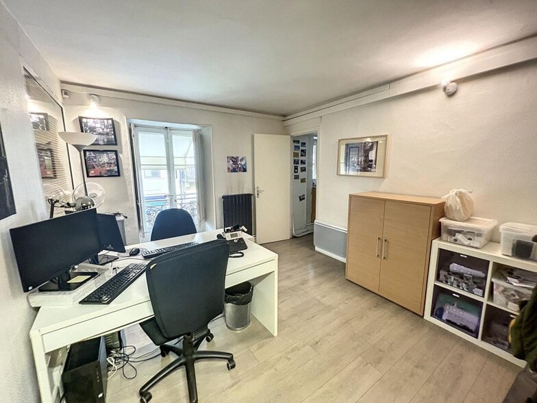 8 Rue De La République, Avignon for sale - Interior Photo - Image 3 of 7