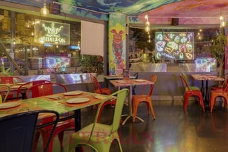 Retail in Barcelona, Barcelona to rent Interior Photo- Image 2 of 8