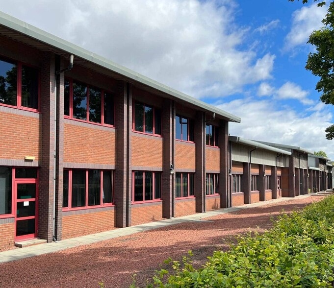 Earls Rd, Grangemouth to rent - Building Photo - Image 1 of 3