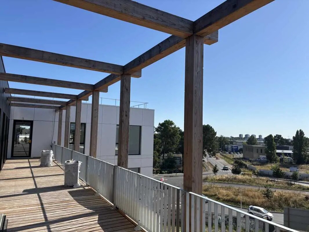 Office in Pessac to rent Building Photo- Image 1 of 3