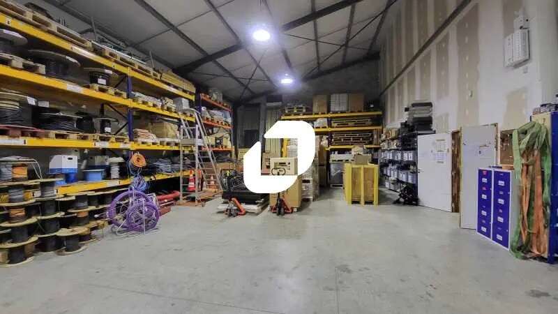 Office in Canéjan to rent Interior Photo- Image 1 of 9