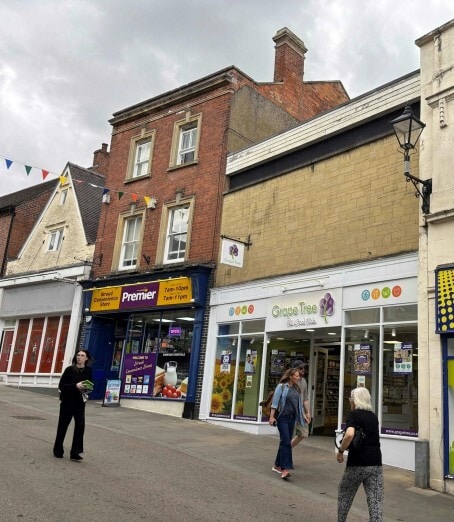 4A High St, Stroud for sale Primary Photo- Image 1 of 2