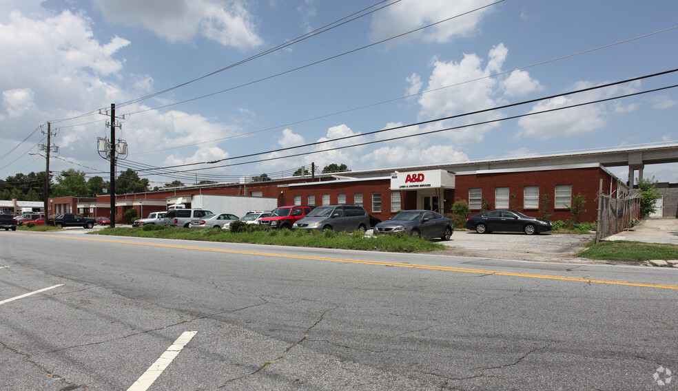 5622 New Peachtree Rd, Chamblee, GA for rent - Primary Photo - Image 1 of 8