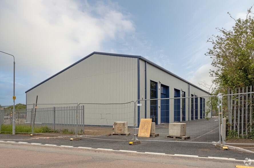 Crew Ln, Southwell to rent - Building Photo - Image 2 of 3