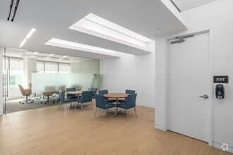 401 Plymouth Rd, Plymouth Meeting, PA to rent Interior Photo- Image 2 of 7