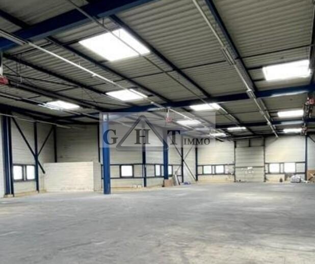 Industrial in Chelles to rent - Interior Photo - Image 3 of 3
