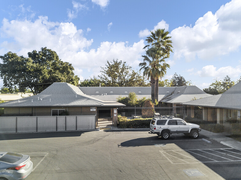 4255 Pacific Ave, Stockton, CA for rent - Building Photo - Image 2 of 22