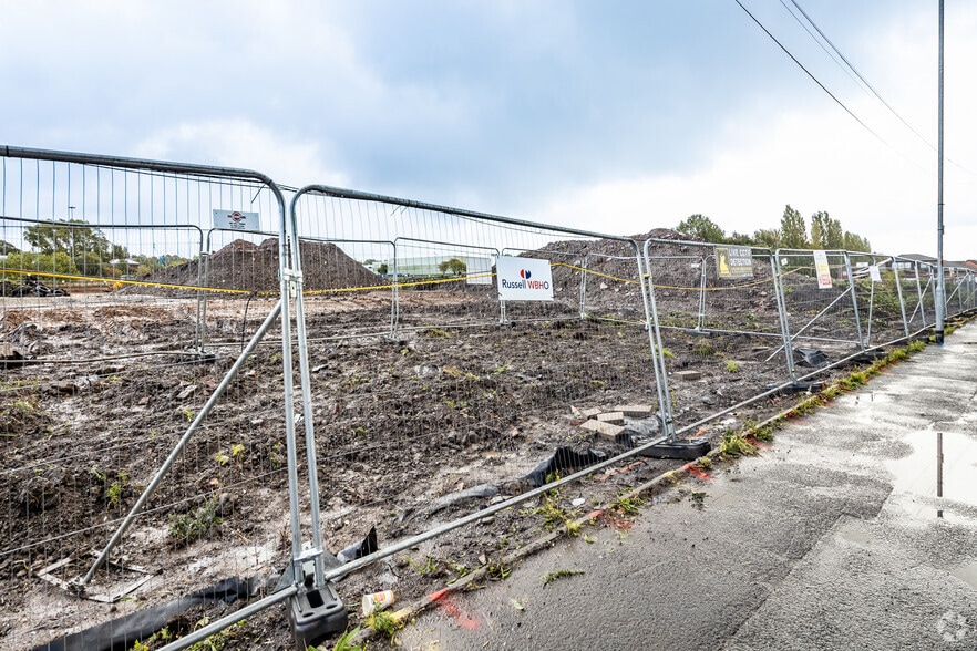 Albert St, Oldham to rent - Building Photo - Image 3 of 3