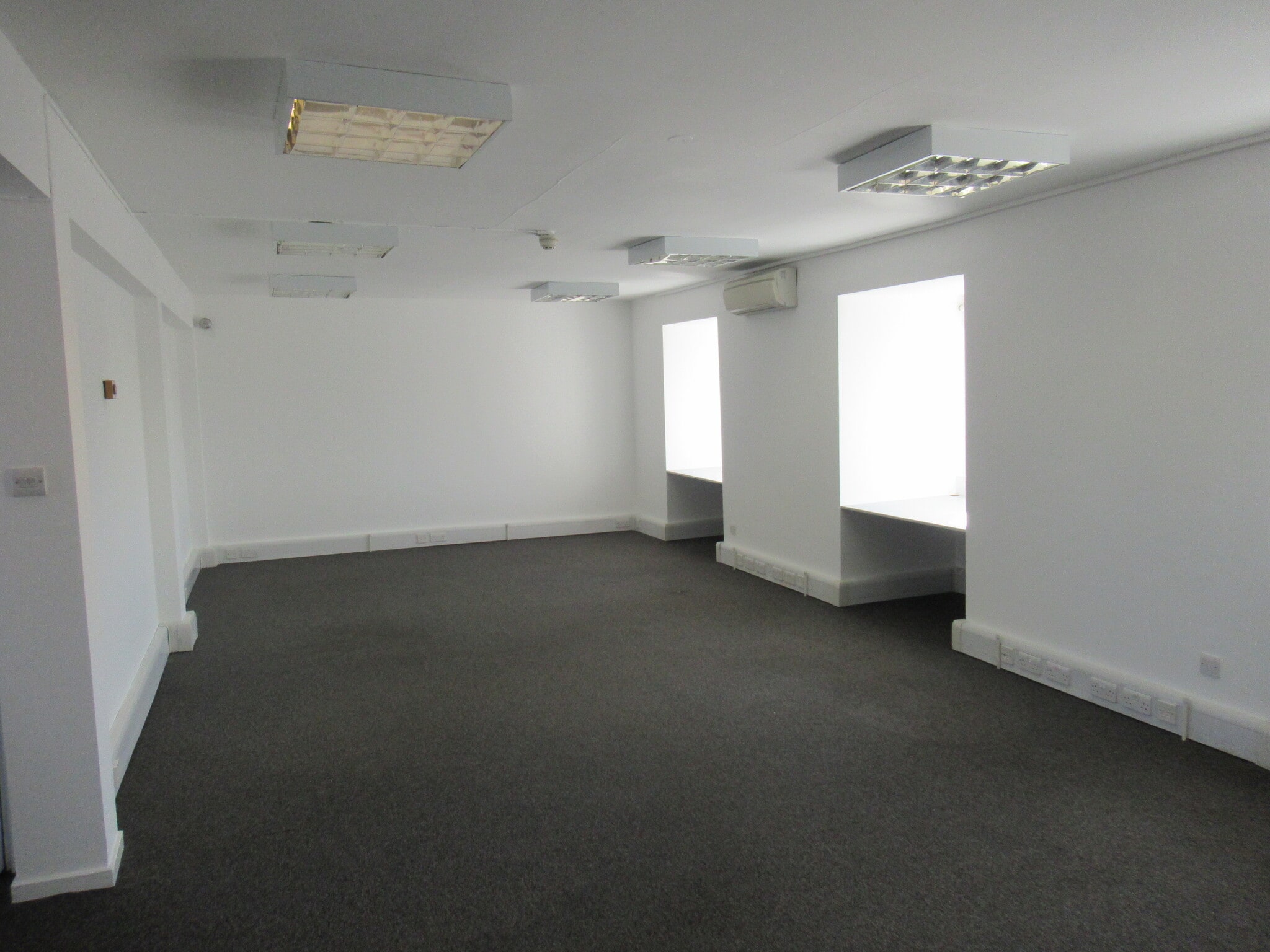 24 High St, London to rent Interior Photo- Image 1 of 4