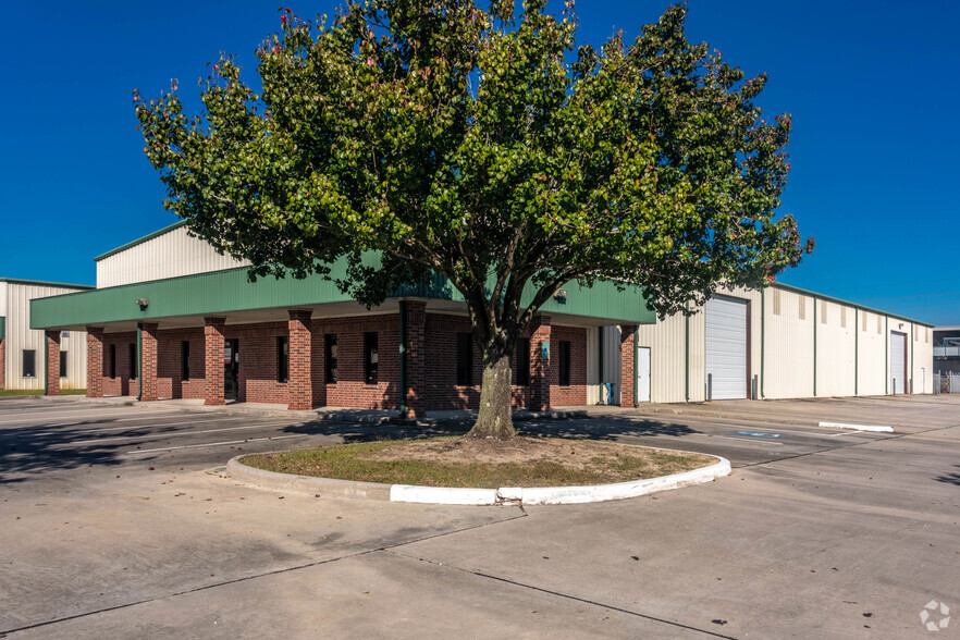 4525-4555 Brittmoore Rd, Houston, TX for rent - Building Photo - Image 1 of 15