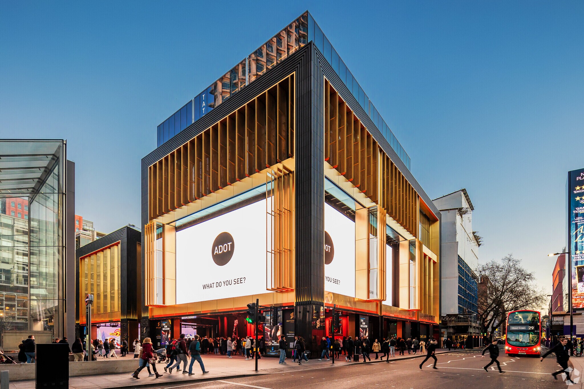 1 St Giles Sq, London for sale Primary Photo- Image 1 of 1