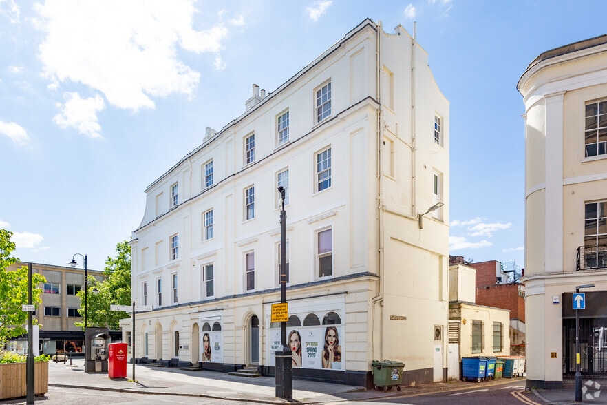 21-25 PROMENADE & 20 CLARENCE STREET portfolio of 2 properties for sale on LoopNet.co.uk - Primary Photo - Image 1 of 2