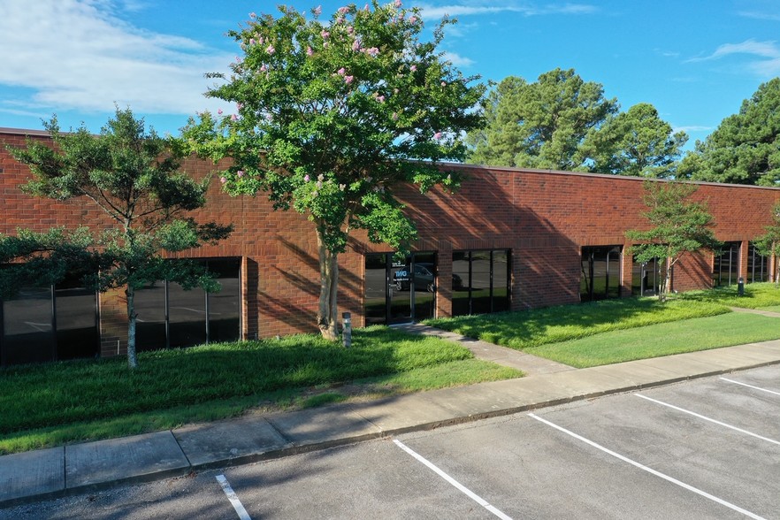 2170 Business Center Dr, Memphis, TN for rent - Building Photo - Image 1 of 21