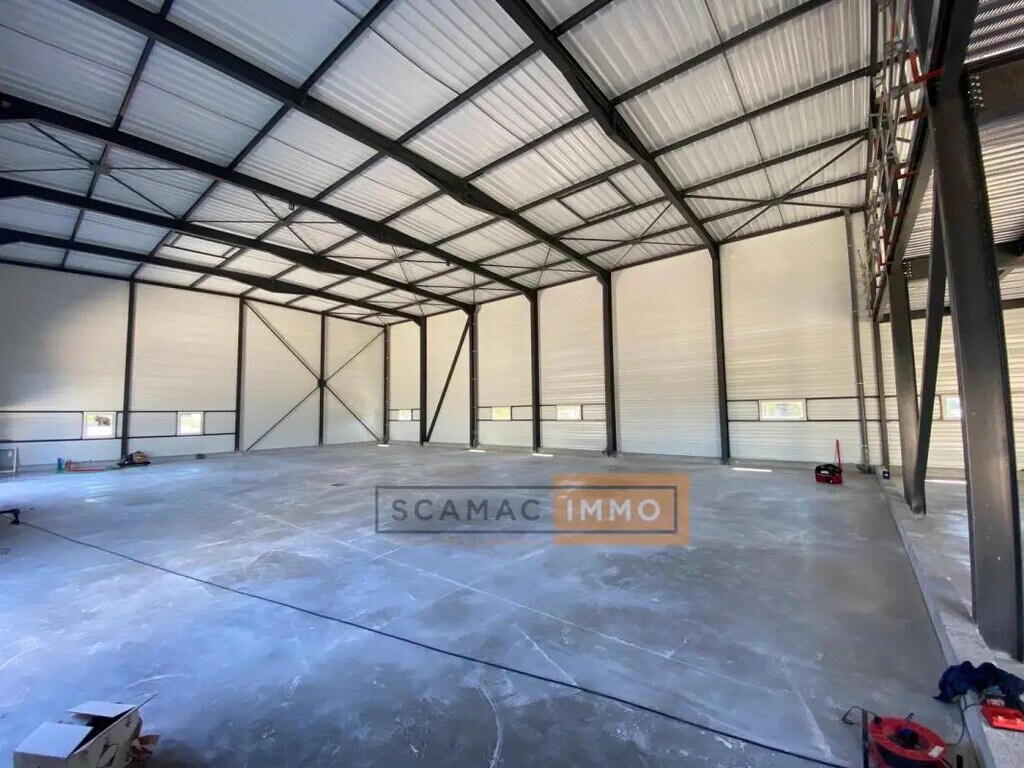 Location Entrepôt 400 m² - Photo 1