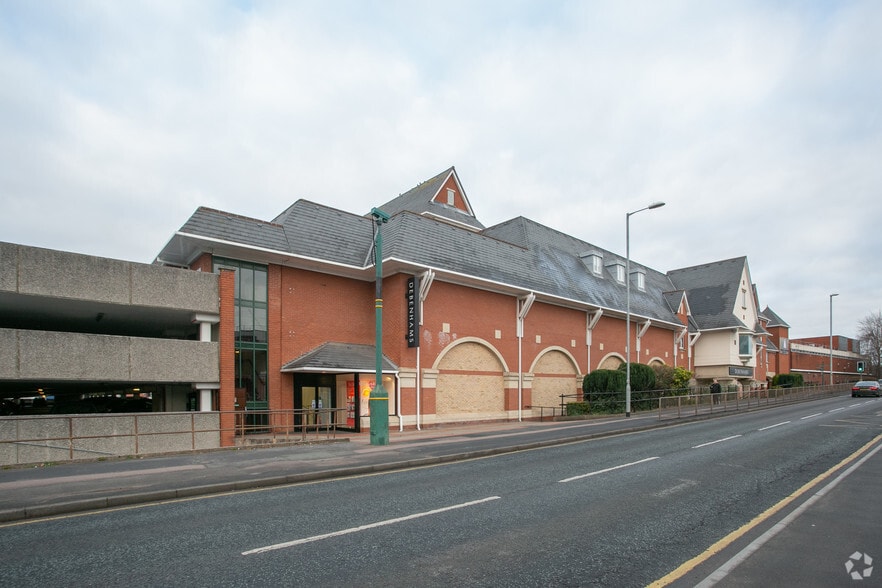 Gresley Row, Lichfield to rent - Building Photo - Image 3 of 6