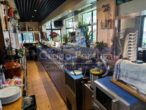 Retail in Madrid, Madrid to rent Interior Photo- Image 2 of 5