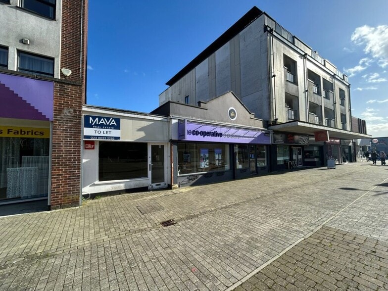 322 London Road Rd, Waterlooville to rent - Building Photo - Image 2 of 3