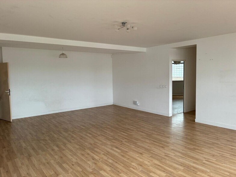 Office in Bagnolet for sale - Interior Photo - Image 2 of 8
