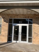 800-816 N Walnut Pl, Chaska, MN to rent Building Photo- Image 1 of 8