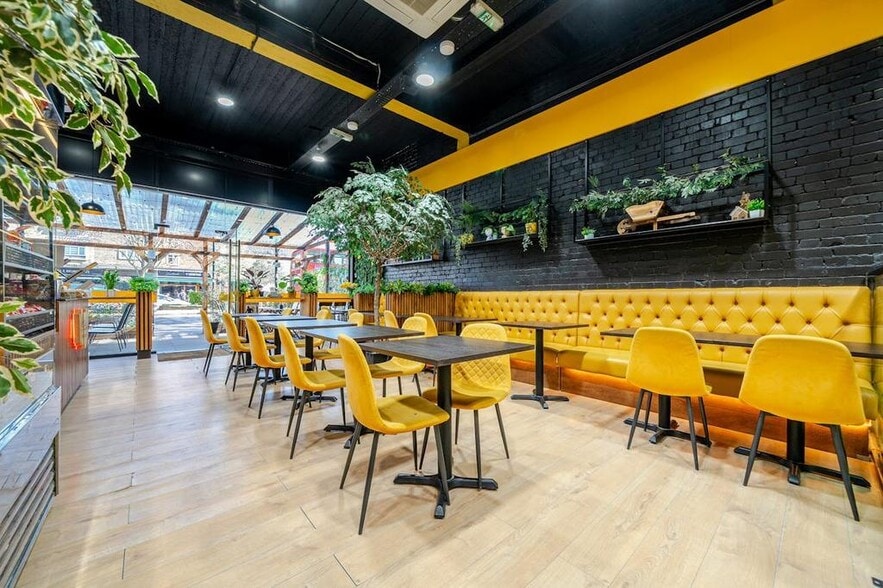 93 Stroud Green Rd, London to rent - Building Photo - Image 3 of 11