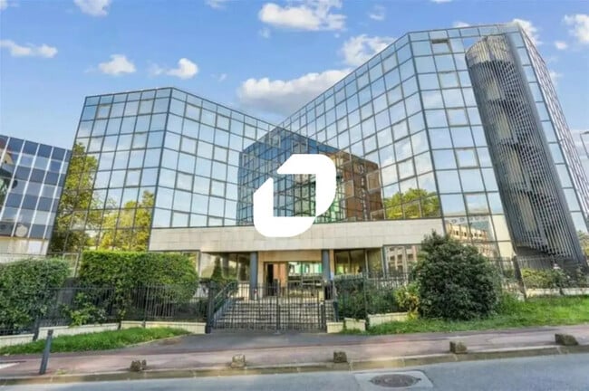 Location Bureaux 2 728 m²