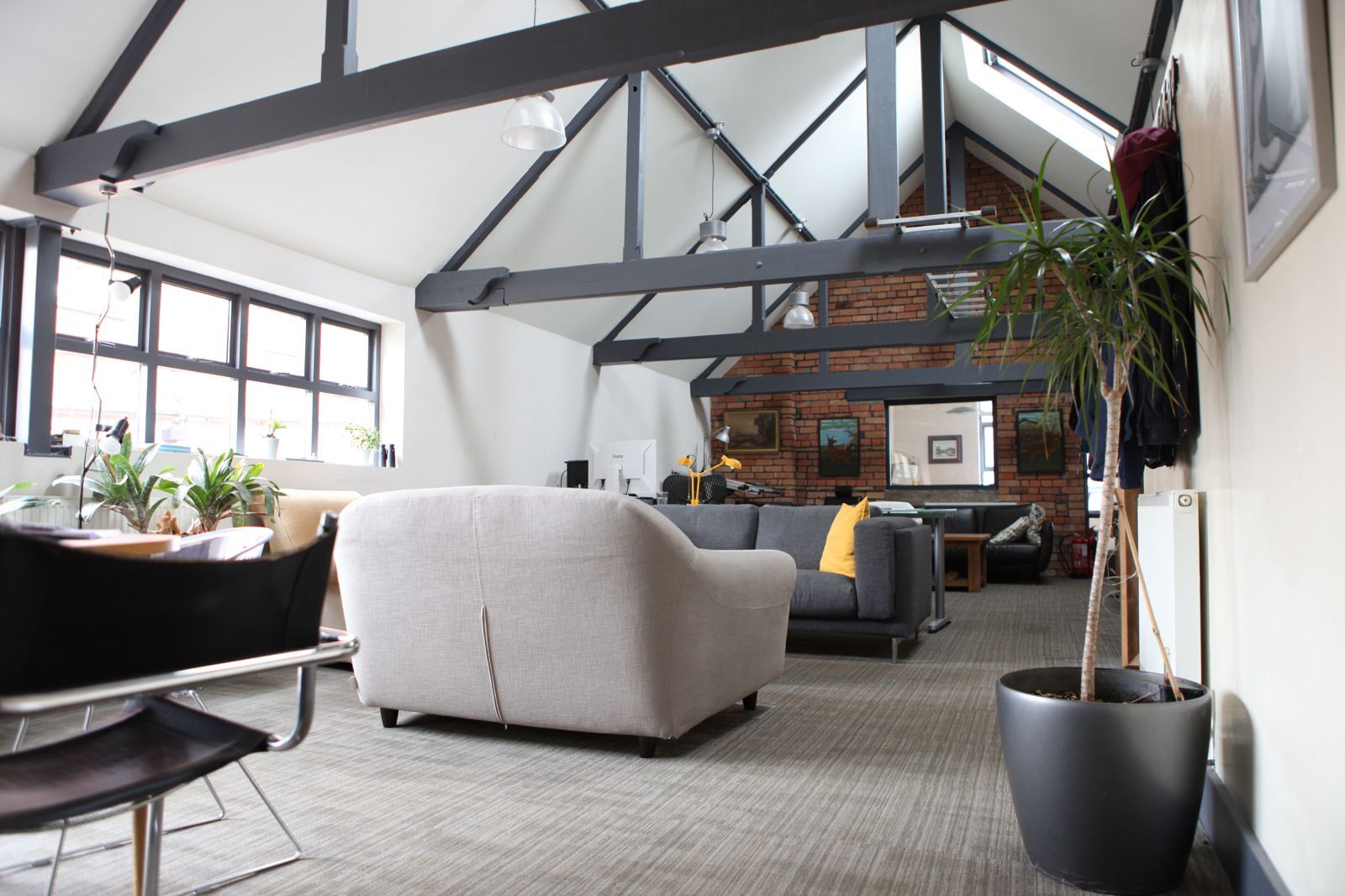 Stanwell Rd, Penarth to rent Interior Photo- Image 1 of 3