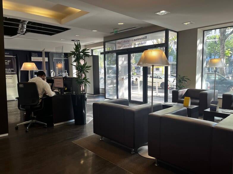 Office / Retail in Marseille to rent - Building Photo - Image 2 of 6