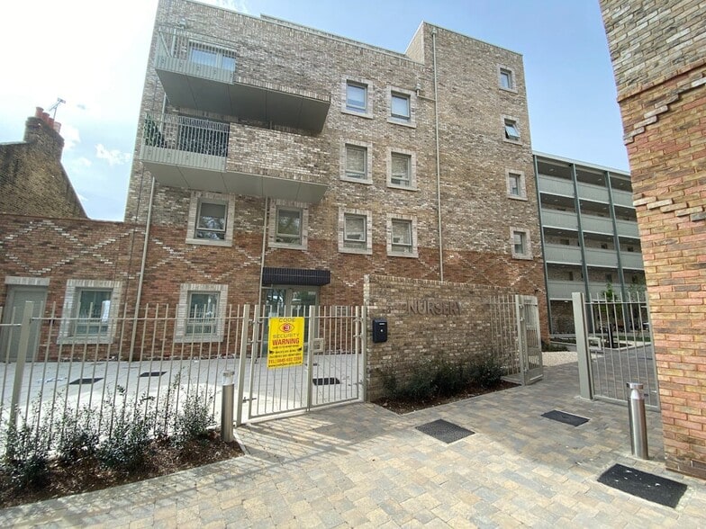 Plashet Rd, London to rent - Building Photo - Image 1 of 4