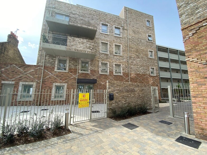 Plashet Rd, London for rent - Building Photo - Image 1 of 4