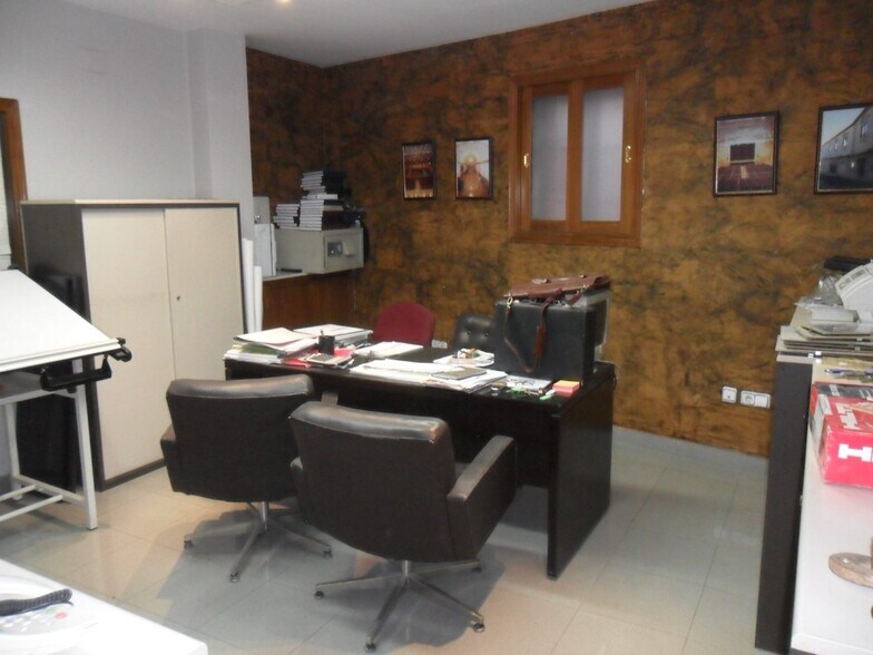 Retail in Cáceres, Cáceres for sale - Building Photo - Image 3 of 9