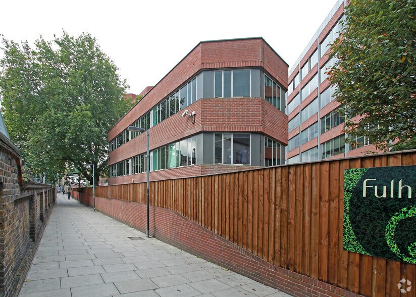 69-79 Fulham High St, London to rent - Building Photo - Image 2 of 4