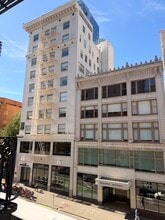 610 SW Broadway, Portland, OR to rent Interior Photo- Image 1 of 3