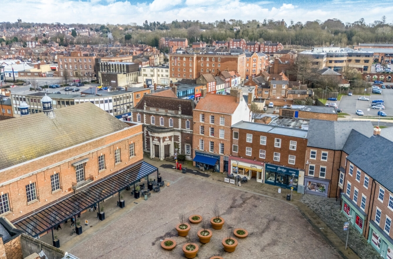 23-27 Market Pl, Gainsborough to rent Building Photo- Image 1 of 3