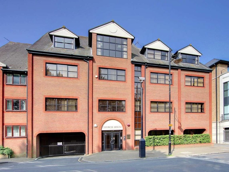 18-20 Church St, Staines to rent - Building Photo - Image 2 of 4
