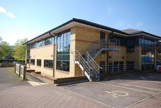 Priory Dr, Newport to rent Building Photo- Image 1 of 23