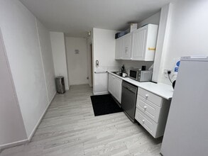 Unit C Blackett St, Manchester to rent Interior Photo- Image 2 of 5