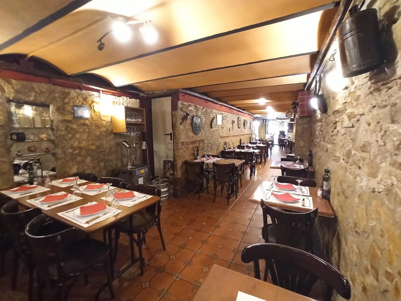 Retail in Barcelona, Barcelona to rent Interior Photo- Image 1 of 19