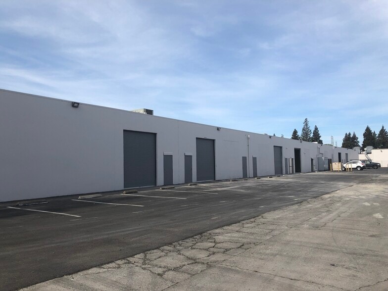 4027 N Freeway Blvd, Sacramento, CA to rent - Building Photo - Image 2 of 3