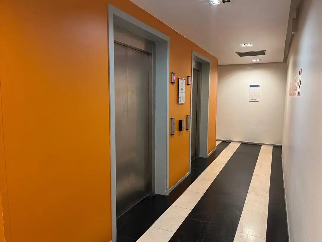 2 Boulevard De L'Oise, Pontoise to rent Building Photo- Image 1 of 9