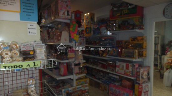 Retail in Cáceres, Cáceres to rent Primary Photo- Image 1 of 10