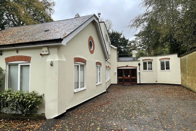 More details for Pebble Close, Tadworth - Office to Rent