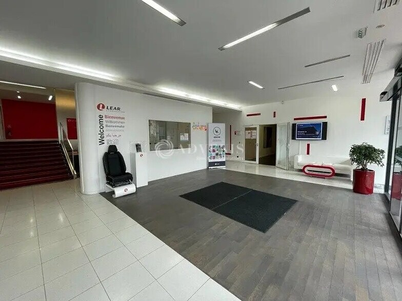 Office in Vélizy-Villacoublay to rent - Lobby - Image 3 of 6