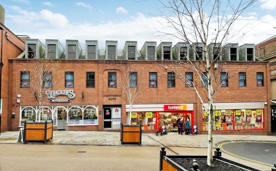 Vernon Rd, Scarborough to rent - Primary Photo - Image 1 of 2